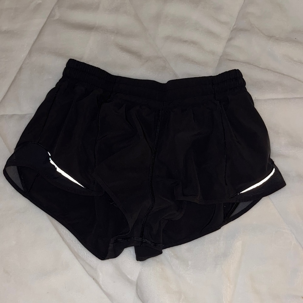 Black lululemon hotty hot shorts!